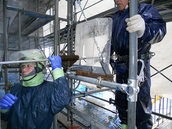 超高圧洗浄水によるコンクリートハツリ